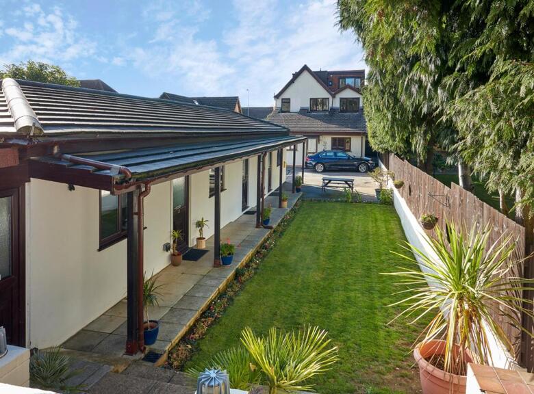 Hostal Conifers Guest House