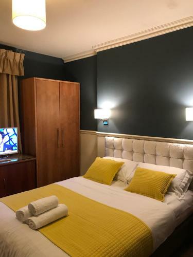 Eurobar Cafe & Hotel - B&B