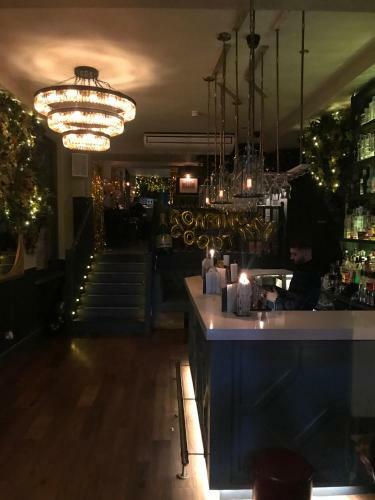 Eurobar Cafe & Hotel - B&B