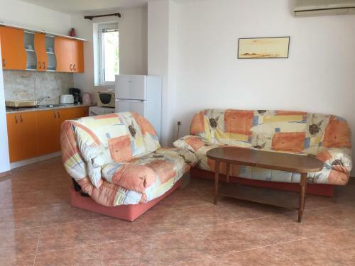 Breeze Nadezhda Apartment
