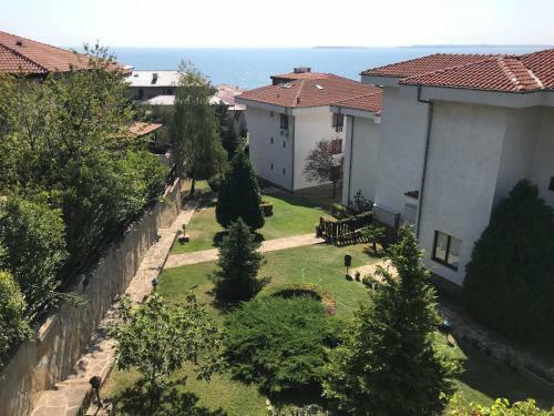Breeze Nadezhda Apartment