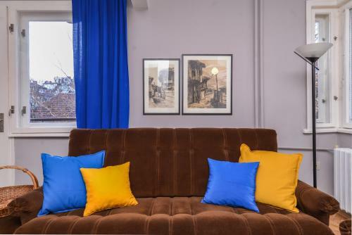 Colorful Two Bedroom Apartment Next To Serdika Center Sofia