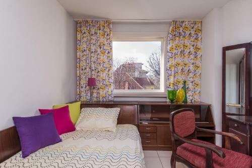Colorful Two Bedroom Apartment Next To Serdika Center Sofia