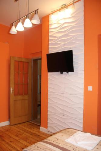Center Brand New Apartment 4