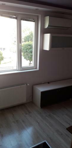 Small Luxury Apartment In A Top Location In Mladost 1a