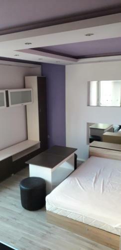 Small Luxury Apartment In A Top Location In Mladost 1a