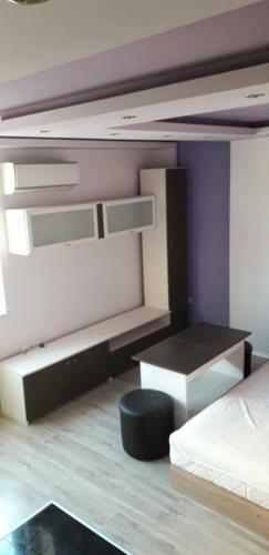 Small Luxury Apartment In A Top Location In Mladost 1a