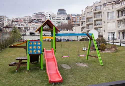 Apartamento ? Moderno ? 1 -bedroom With Parking & Patio