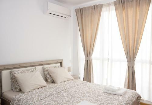 Apartamento ? Moderno ? 1 -bedroom With Parking & Patio