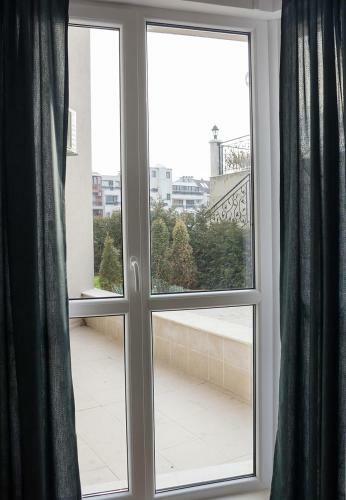 Apartamento ? Moderno ? 1 -bedroom With Parking & Patio