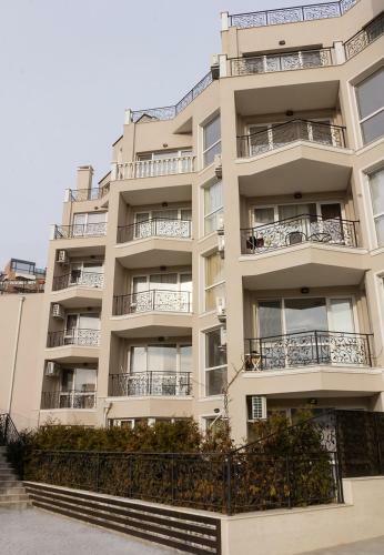 Apartamento ? Moderno ? 1 -bedroom With Parking & Patio