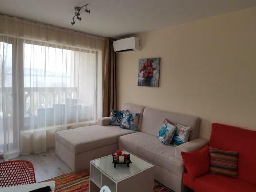 By The Waves Luxury Beach Apartment