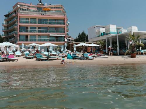 Beachfront Apartments By Marty's