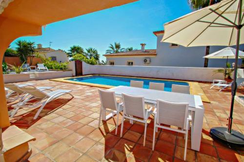 Naranja - Sea View Villa With Private Pool In Benissa