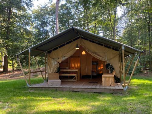 Glamping Safaritent Op Camping De Rimboe