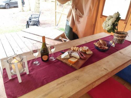 Glamping Safaritent Op Camping De Rimboe