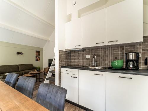 Cosy Holiday Home In Lunteren With Terrace