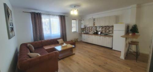 Viv Apartments 210