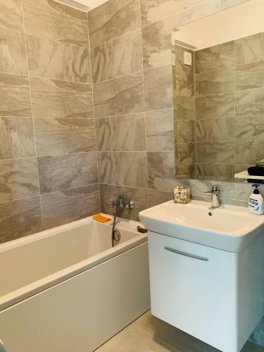 Palas Mall Apartment By Xclusive
