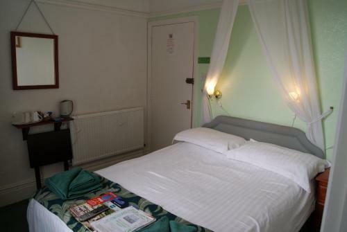 Hostal Brentwood House