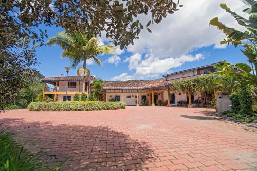 Stunning Llanogrande Paradise Villa / Pool & Jacuzzi