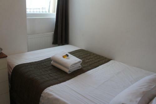 Plaza London Hotel