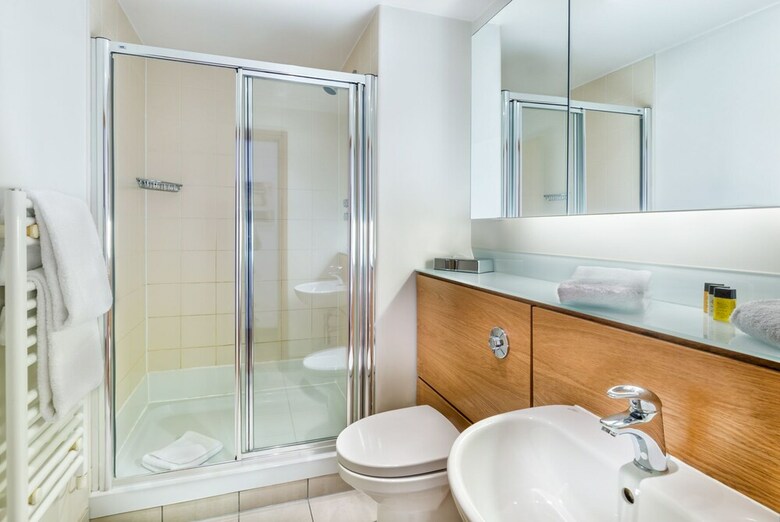 Kings Wardrobe Apartments By Bridgestreet