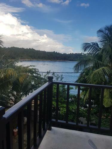 Hotel Waves Hiri