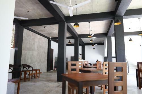 Hotel The Atrium Hiriketiya