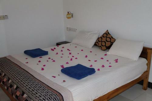 Sandy Bay Hotel Arugambay