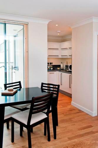 Your Space Apartments - Byron House Studio