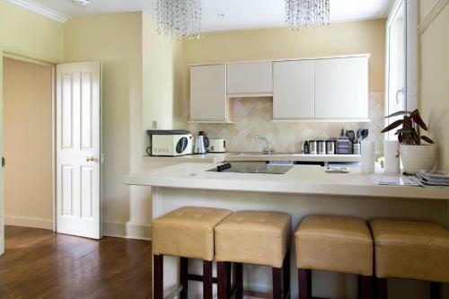 Regency House Apartments