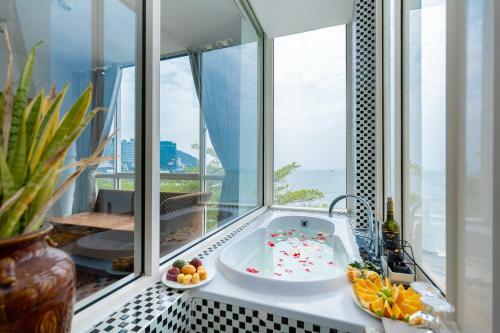Beachfront Palm Villa 21 Bi?t Th? Tr�n B�i Bi?n