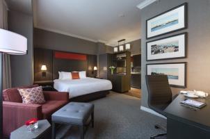 Hotel Suites At 1 King West