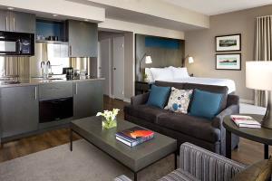 Hotel Suites At 1 King West
