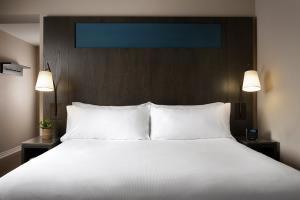 Hotel Suites At 1 King West