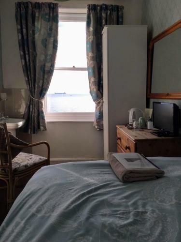 Hostal Whitecliff Guest House