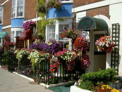 Hostal The Bay Guest House
