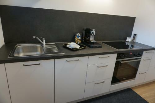 Apartamento Haus Mit 6 Schlafzimmer, Pool Und Gro�em Garten