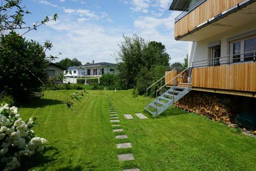 Apartamento Haus Mit 6 Schlafzimmer, Pool Und Gro�em Garten