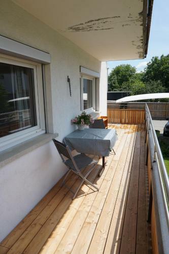 Apartamento Haus Mit 6 Schlafzimmer, Pool Und Gro�em Garten