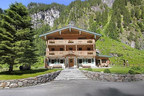 Alpenchalet Lacknerbrunn Bis 24 P