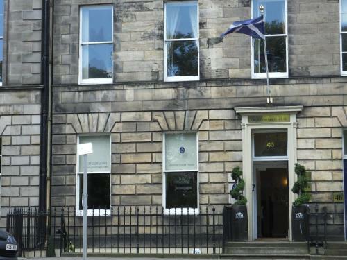 Hostal Queens Guest House