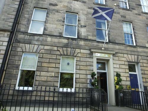 Hostal Queens Guest House