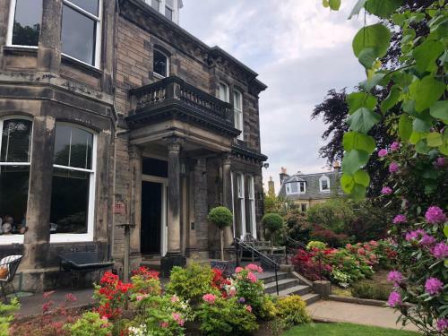 Bed & Breakfast Claremont House