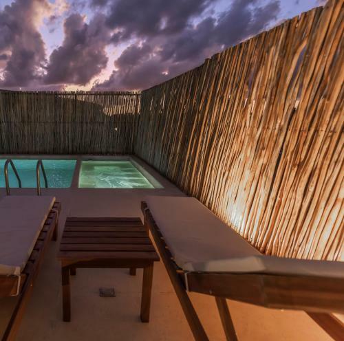 Hotel The Waves Tulum