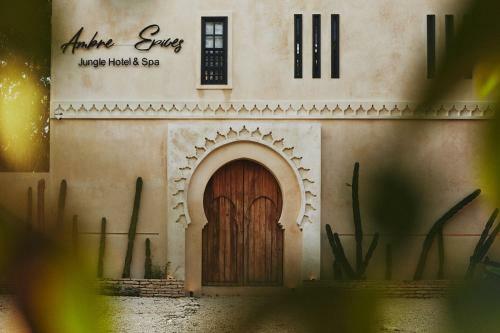 Moroccan Vacation Home For 16 Guests!