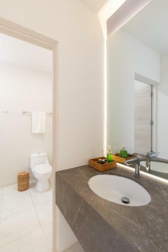Apartamento Luxurious Condo Surrounded By Nature Private Balcony Shared Pool With Sundeck