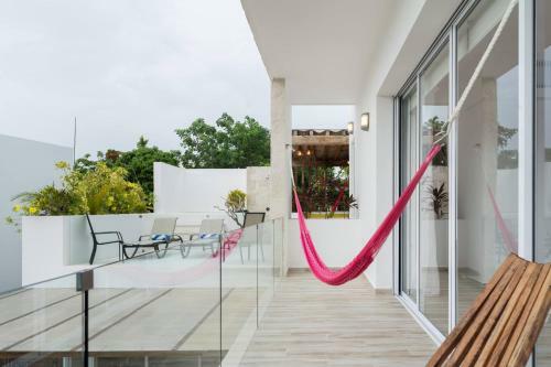 Yaakunah Dine Poolside At A Chic Paradise Villa In Tulum