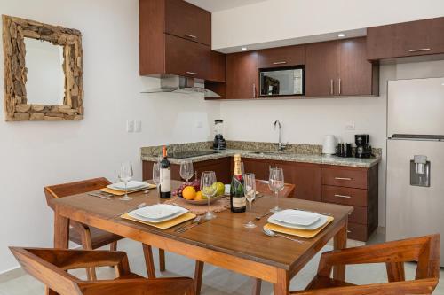 Blue Luxury Kukulkan Apartments